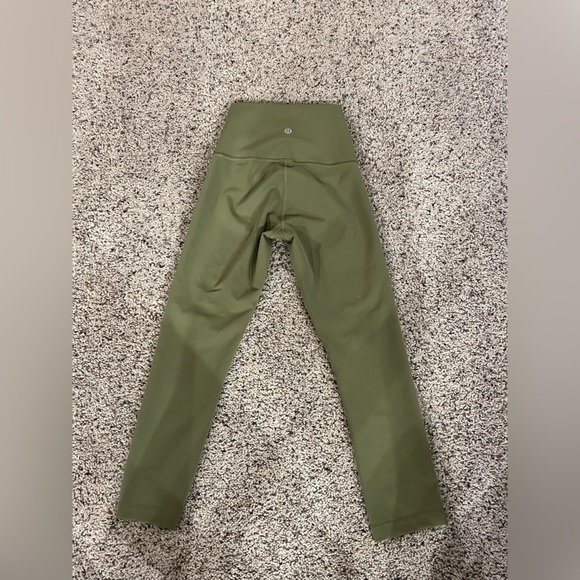 Lululemon - Picture 4 of 7